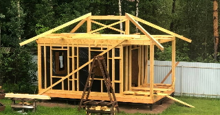 Сарай из бруса 100х100 в Беслане - строительство под ключ | Строй-Бсл от 40936 руб.